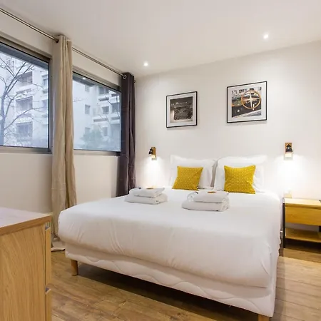 - Sacre Coeur Apartment
